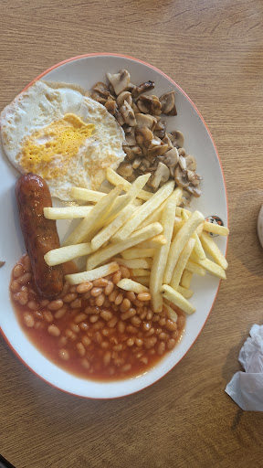 Photo of Poppins East Grinstead - 1-2 Queens Walk, East Grinstead RH19 4DW